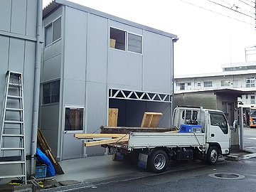 大阪岸和田市自動車整備工場